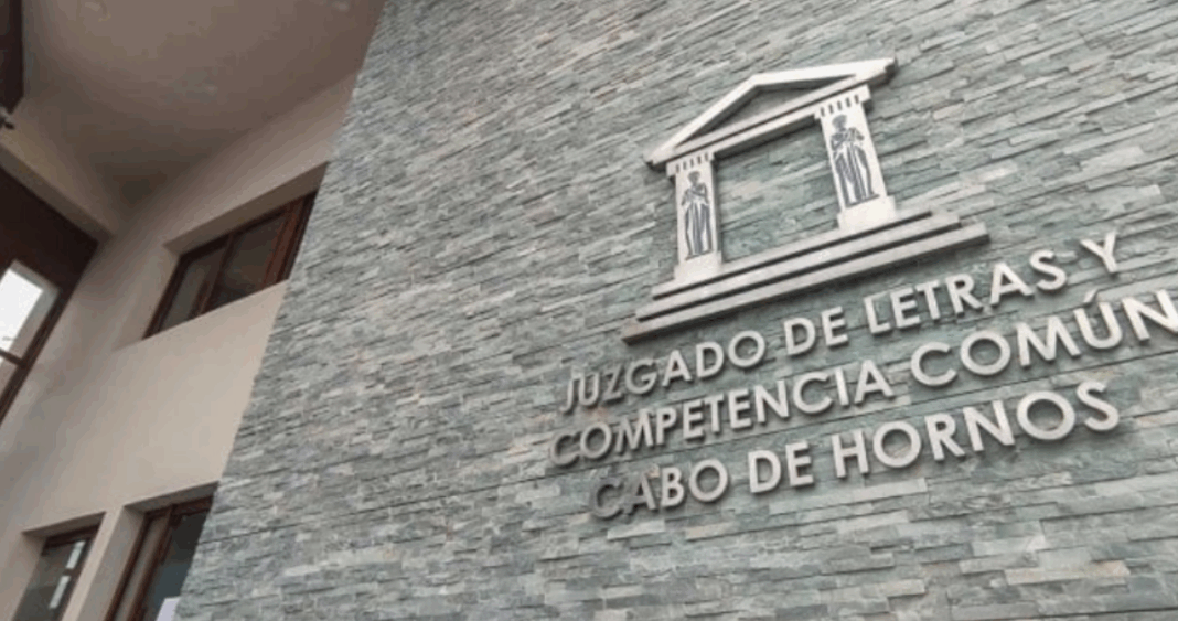 Estudiante de 16 Años Detenida por Microtráfico: Enfrentando Cargos y Arraigo Nacional