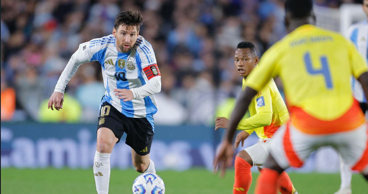 Gol de Luis Díaz y empate sufrido: Argentina se sobrepone con uno menos ante Colombia
