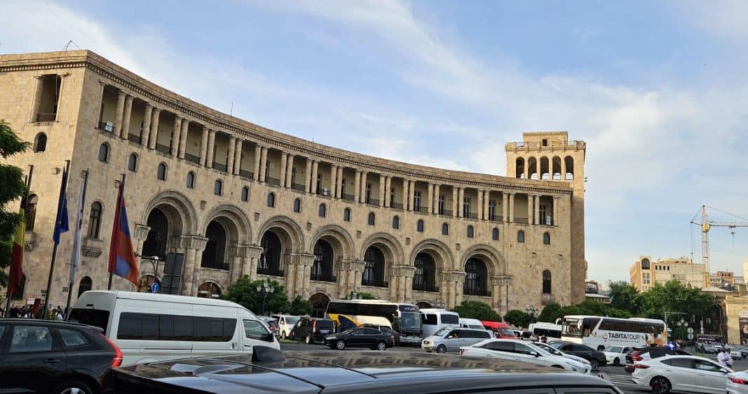 Hacia una Paz Duradera: El Acuerdo Histórico entre Armenia y Azerbaiyán