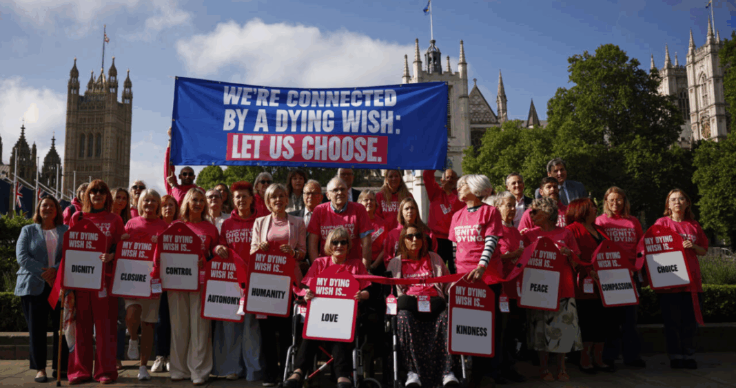Histórica Votación en el Parlamento Británico: Diputados Aprueban Legalizar el Suicidio Asistido