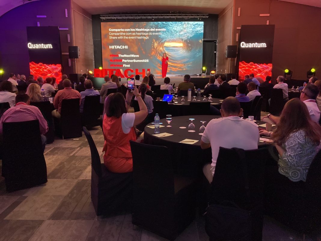 Hitachi Vantara: Impulsando el Crecimiento a Través de Alianzas Estratégicas
