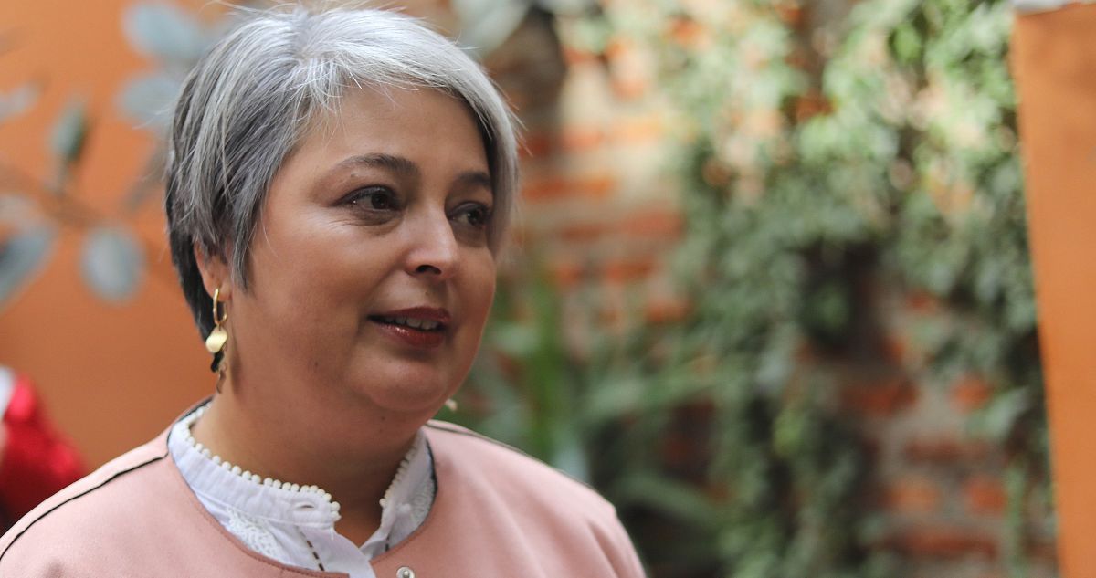 Jeannette Jara (PC) Desafía las Críticas de Óscar Landerretche: