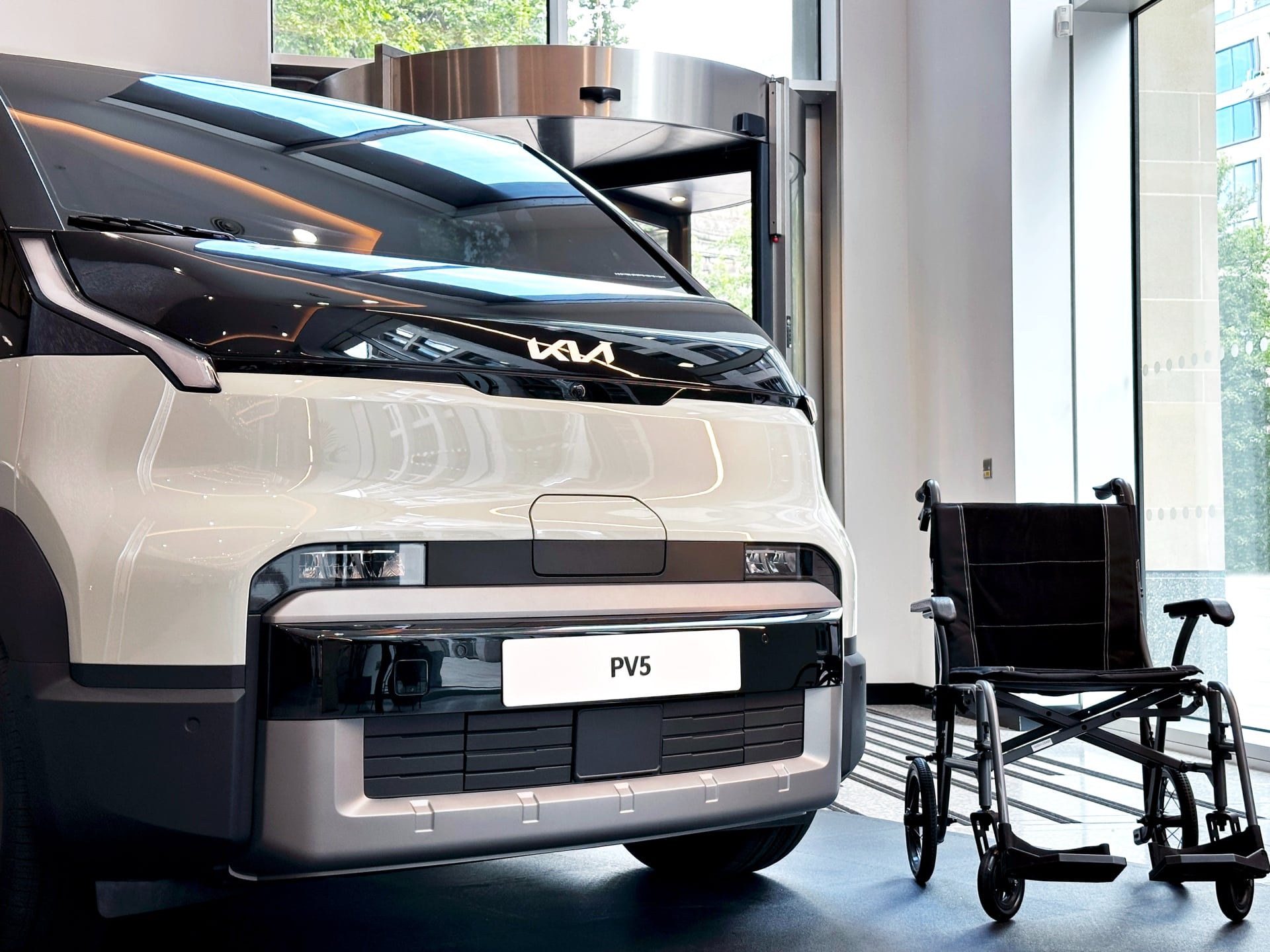 Kia PV5 WAV: Abriendo Nuevos Horizontes de Movilidad Accesible e Independiente