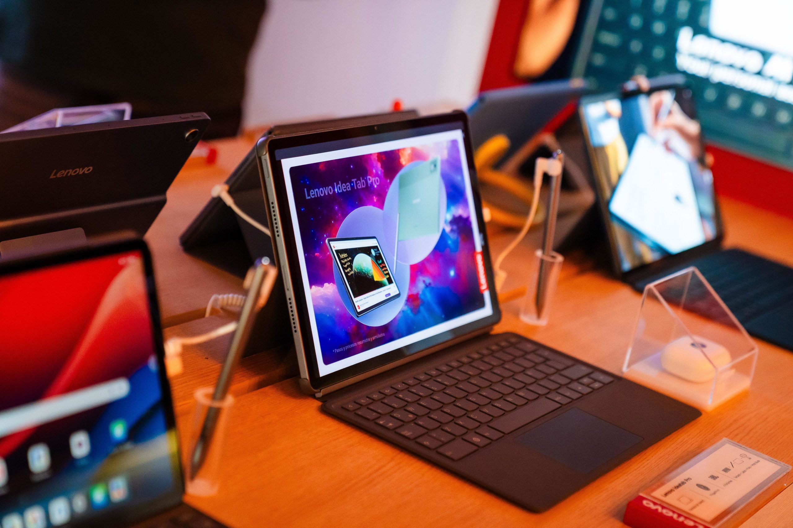 Lenovo Tab y IdeaTap Pro: Tecnología de vanguardia al alcance de todos