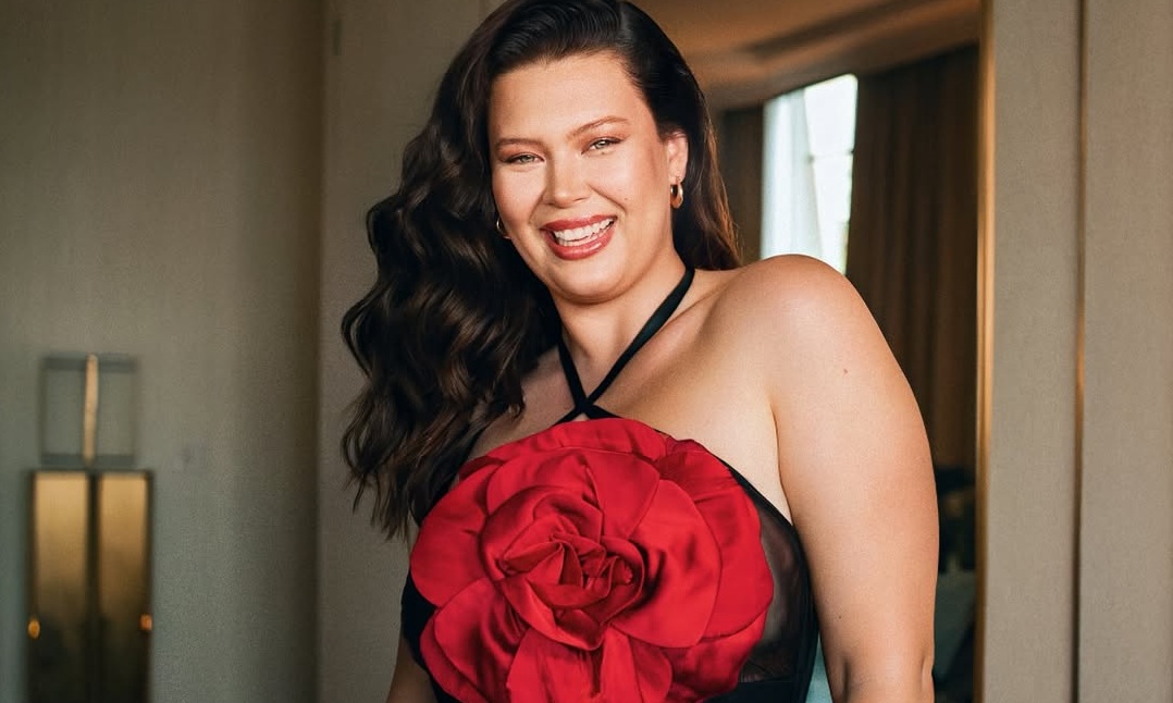 Modelo Michelle Carvalho Celebra Logro de Independencia con Nuevo Vehículo