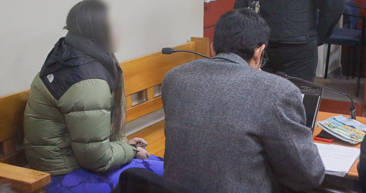 Mujer acusada de participar en balacera en colegio enfrenta prisión preventiva