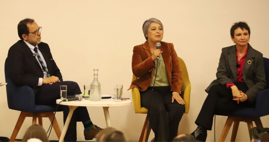 Mulet Critica la 'Soberbia' y 'Prepotencia' del Socialismo Democrático Tras Cruce Entre Tohá y Jara