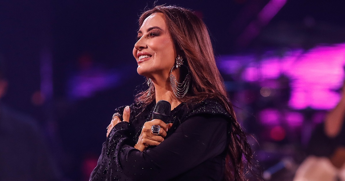 Myriam Hernández Cancela Concierto por Delicada Salud de su Padre