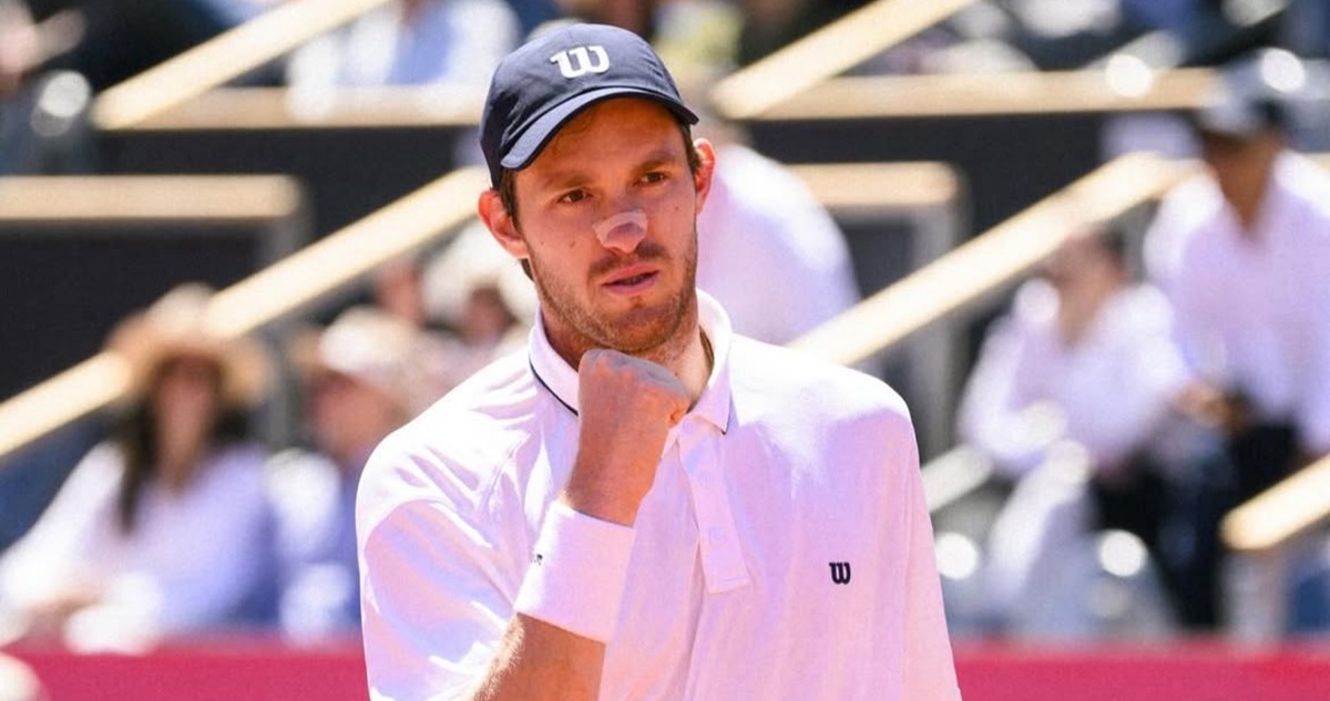Nicolás Jarry Cae Ante el Poderoso Saque de Reilly Opelka en el ATP de 's-Hertogenbosch