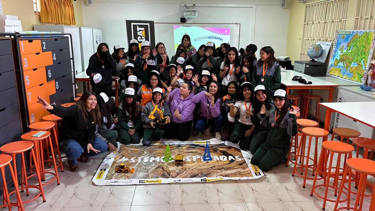 Niñas de Antofagasta y Calama Descubren el Mundo STEM a Través de Talleres de Robótica