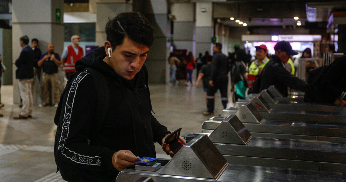 Nuevas Restricciones en el Metro de Santiago: Prohibido Ingresar con Carritos y Bultos Grandes