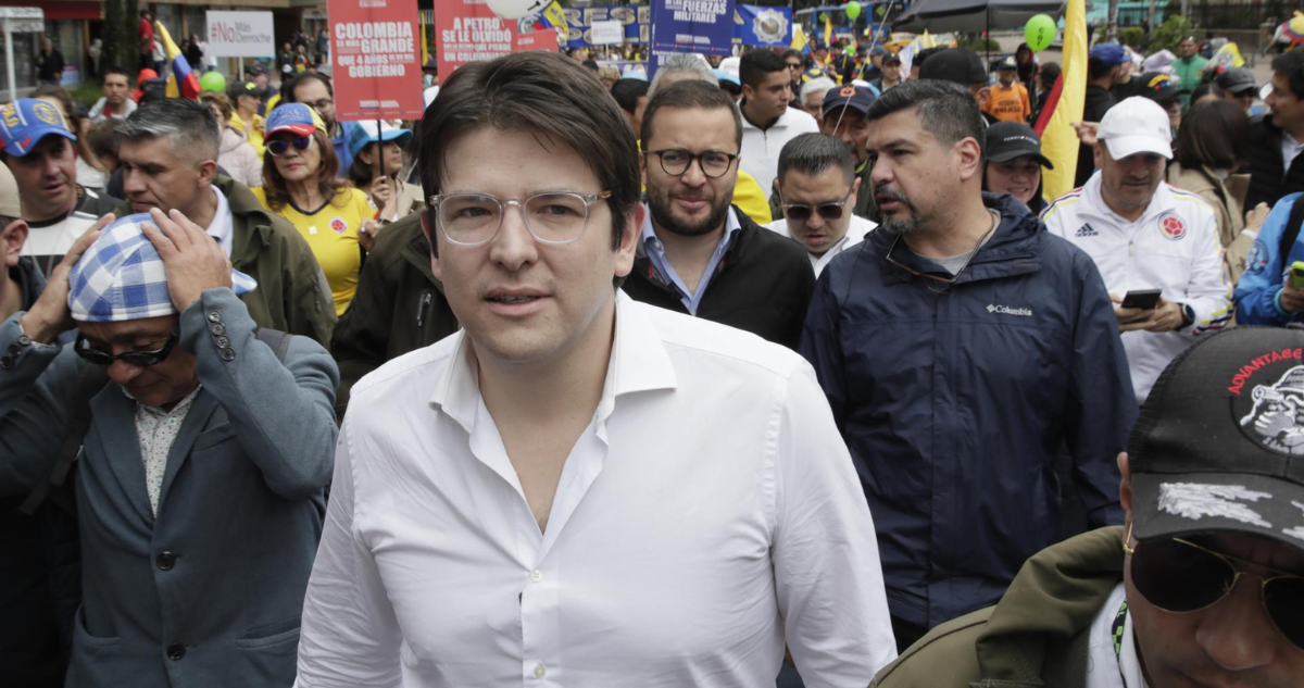 Precandidato Uribe Lucha por su Vida Tras Atentado: Detalles Exclusivos de su Recuperación