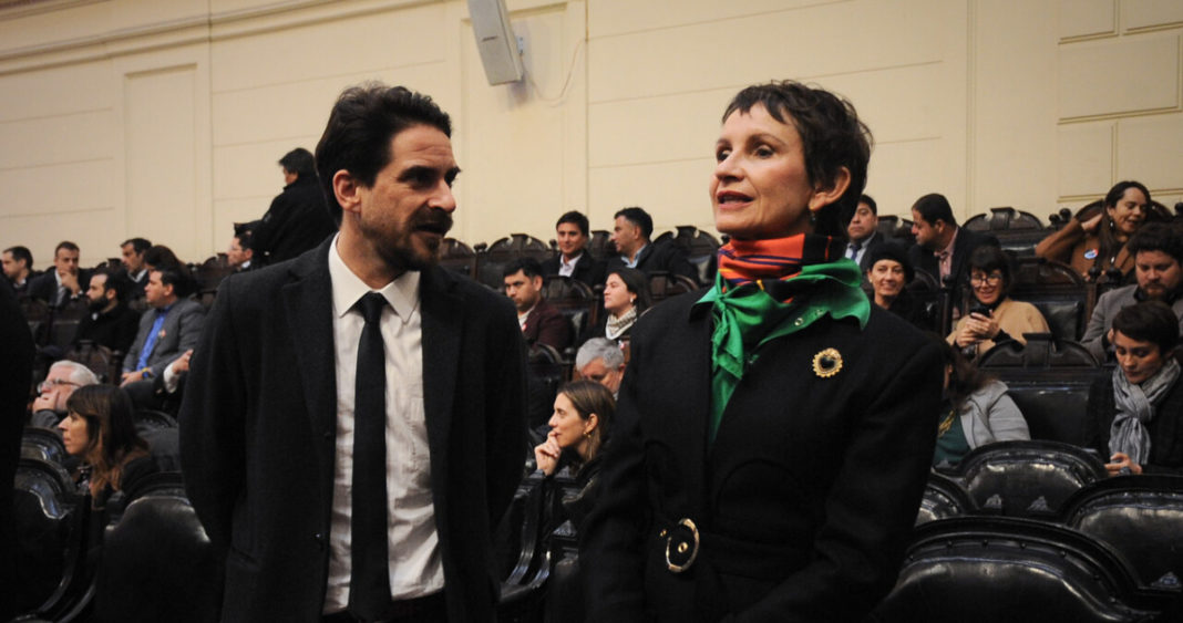 Primarias Oficialistas: Tensión y Acusaciones Cruzadas Marcan la Recta Final