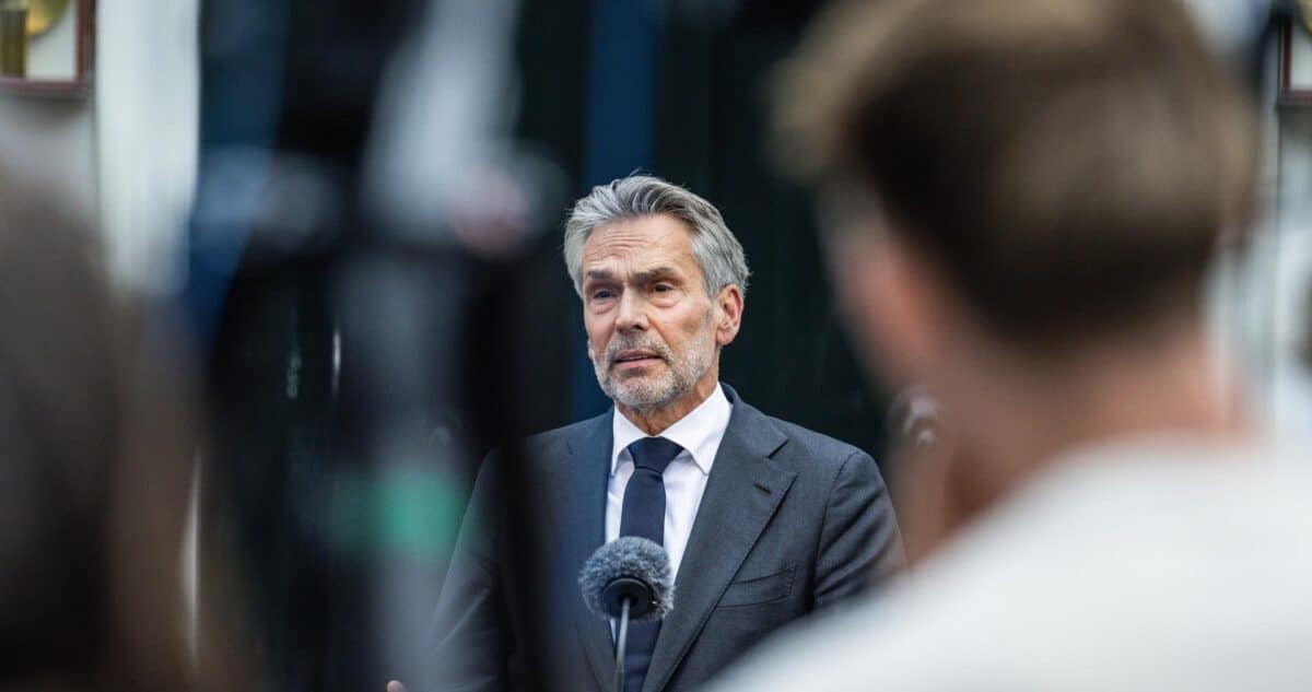 Dutch PM Schoof steps down Renuncia Sorpresiva: Primer Ministro de Países Bajos Dimite Tras Salida del Partido Ultraderechista