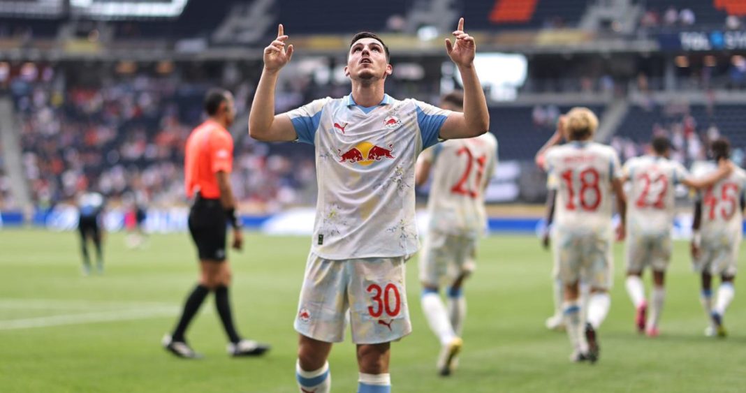 Salzburgo Triunfa en el Mundial de Clubes: Supera al Pachuca y Lidera el Grupo H