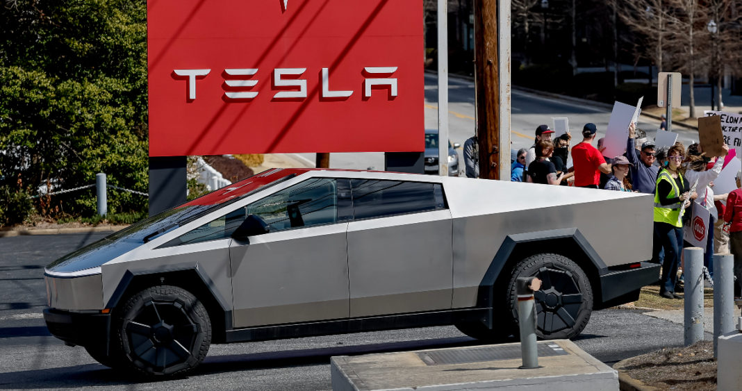Tesla enfrenta sanciones en Francia por prácticas comerciales cuestionadas