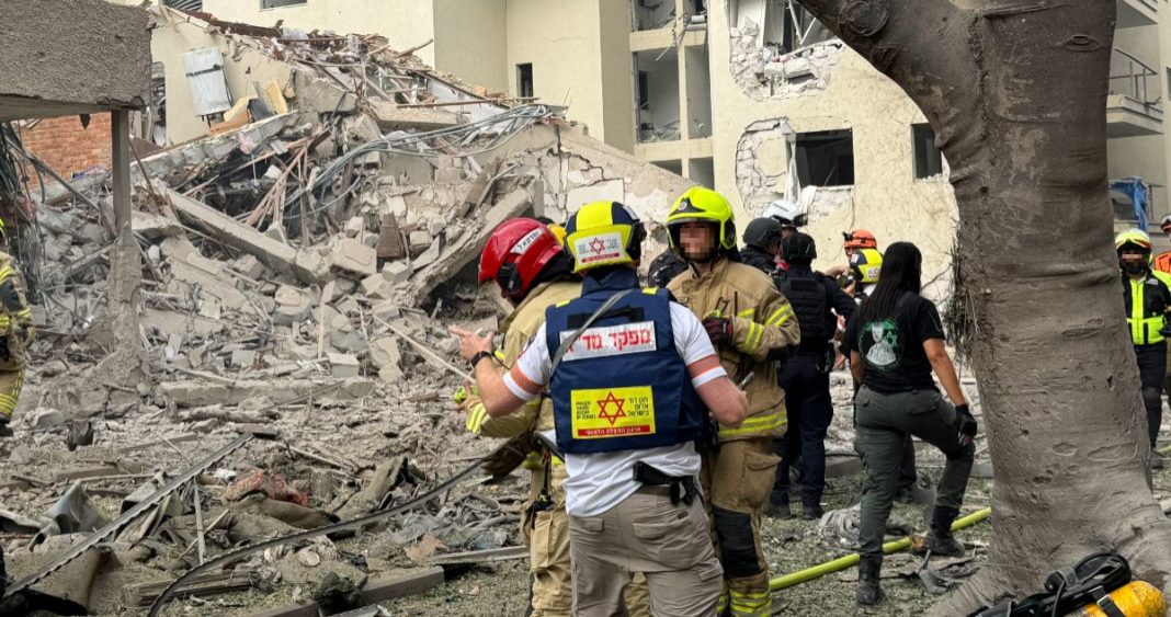 Tragedia en Beer Sheva: Misil iraní deja 3 muertos en edificio residencial