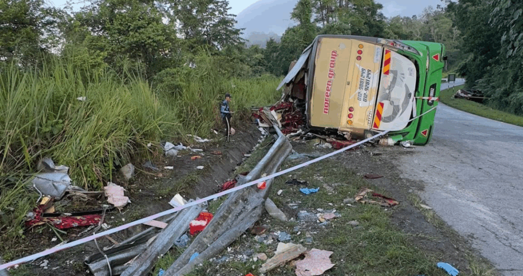 Trágico Accidente de Autobús Universitario en Malasia: 15 Estudiantes Fallecidos