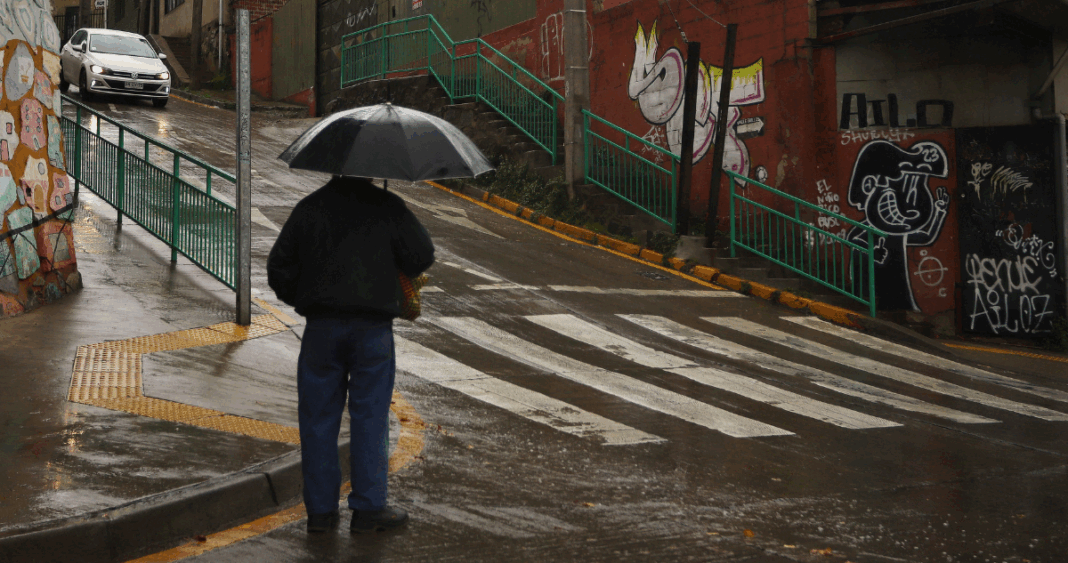 Valparaíso enfrenta lluvias récord: Más de 70 mm caen en algunas zonas