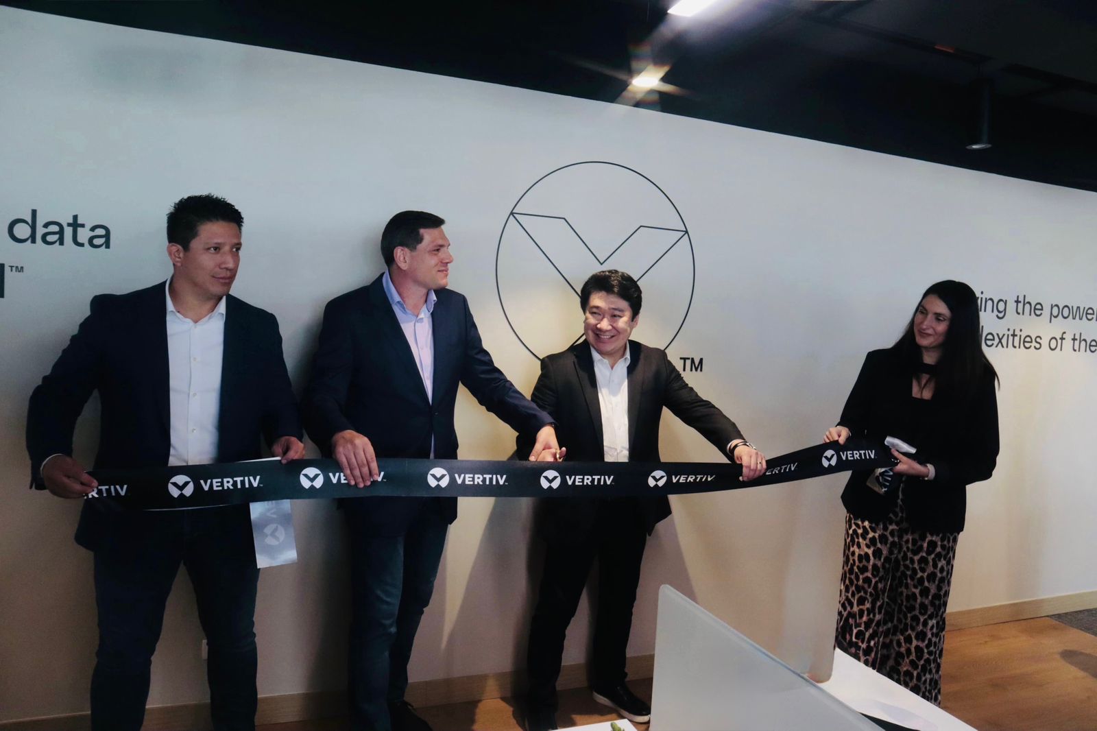 Vertiv Expande Operaciones en América Latina con Nuevo Hub de Servicios en Bogotá