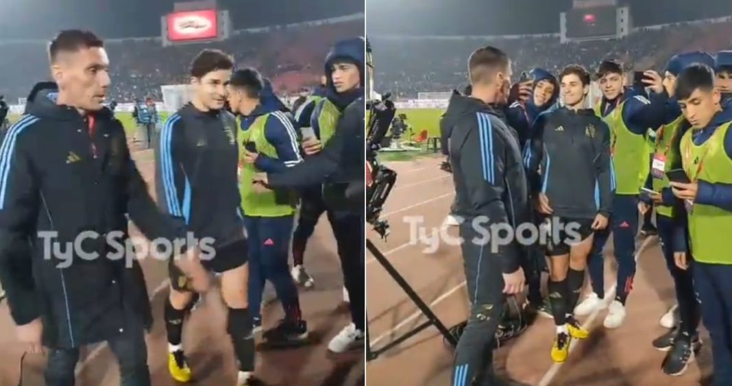 ¡Pasapelotas chilenos se vuelven locos por Julián Álvarez: Jóvenes hacen fila por fotos con la estrella argentina!