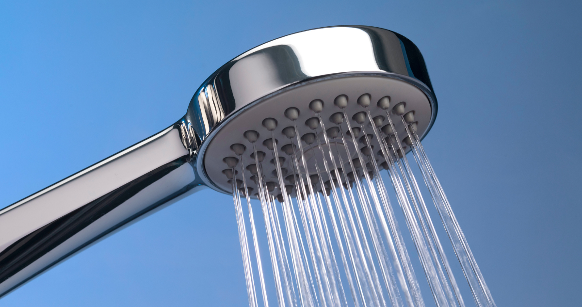 ¿Cuándo es mejor bañarse: por la mañana o por la noche?
