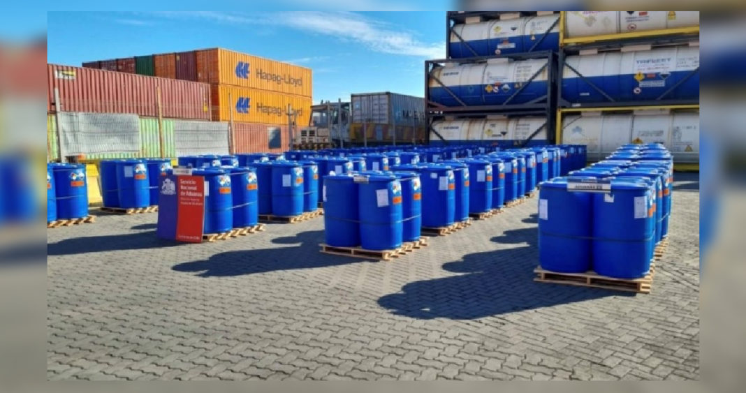 Aduanas intercepta 40 toneladas de químico usado para fabricar metanfetamina en Talcahuano