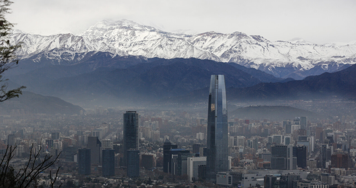 Alerta Ambiental en Santiago: Autoridades Toman Medidas Urgentes para Proteger la Salud Pública