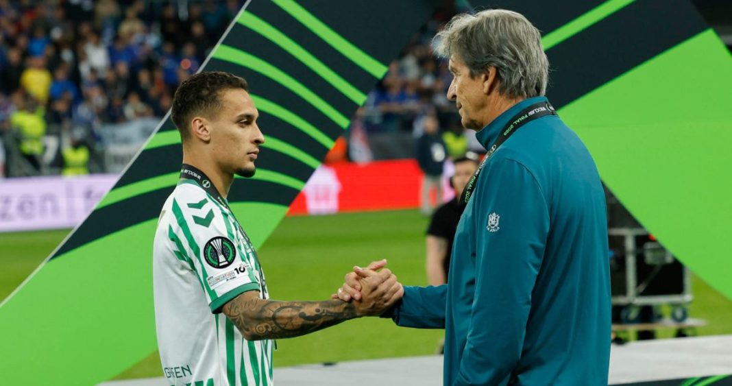 Betis Enfrenta Desafíos en el Mercado: Antony se Retira, García Peligra y Abde Sigue Lesionado