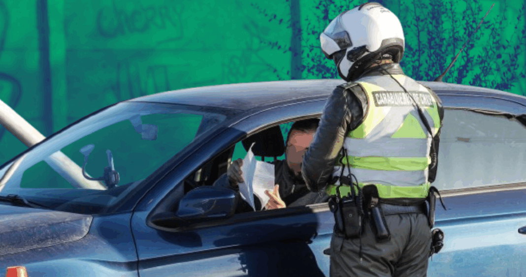 Carabineros Bajo Escrutinio: Fallas en Controles Vehiculares Revelan Graves Irregularidades