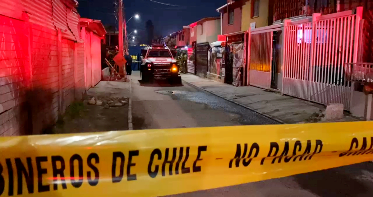 Carabineros se enfrentan a hombre con antecedentes de violencia intrafamiliar en Puente Alto