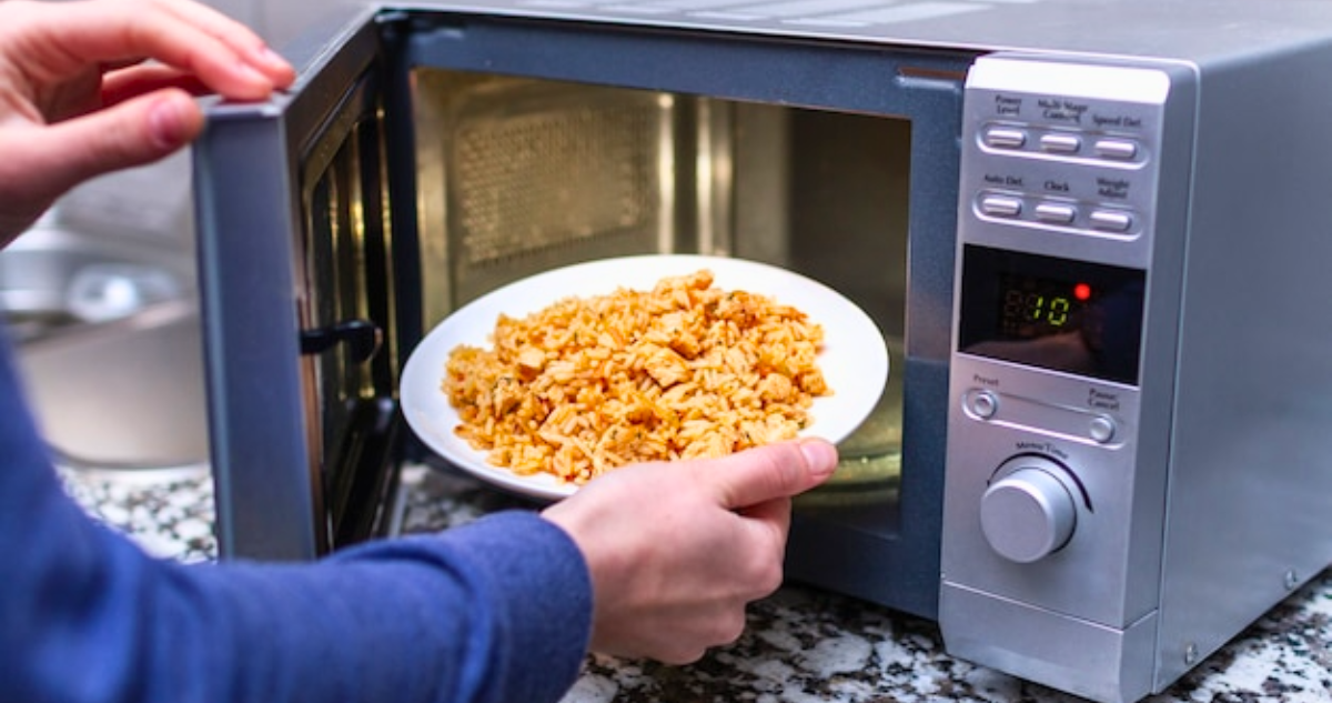 Cómo Dominar los Niveles de Potencia de tu Microondas y Evitar Desastres Culinarios