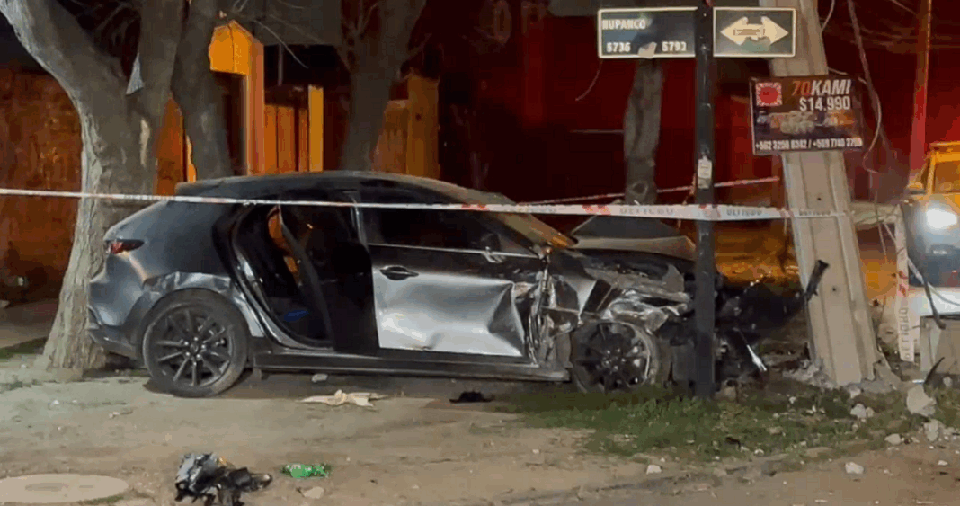 Conductor Impacta Poste en Carrera Clandestina: Investigan Incidente en Conchalí