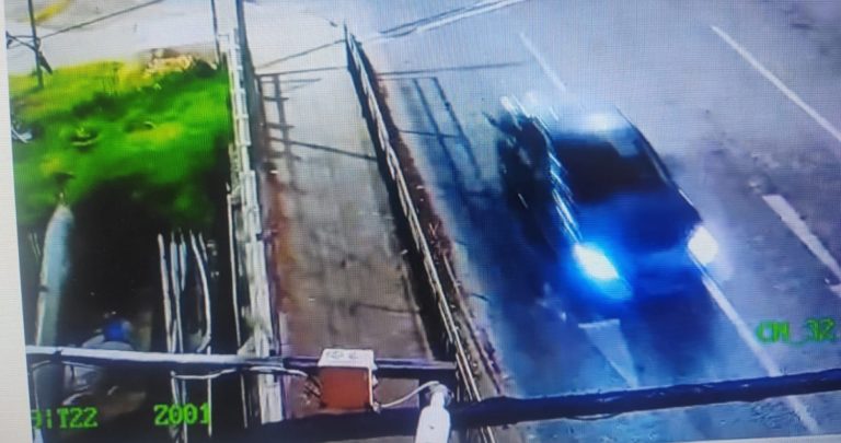 Delincuentes disparan contra funcionarios municipales en La Reina: un tiro alcanza el Hospital Militar