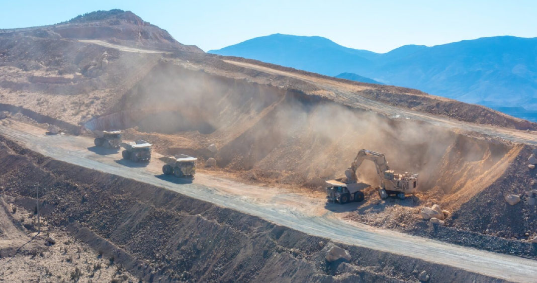 Desafío Geológico en Los Colorados: Cómo CAP Enfrenta la Paralización de su Mayor Yacimiento de Hierro en Chile