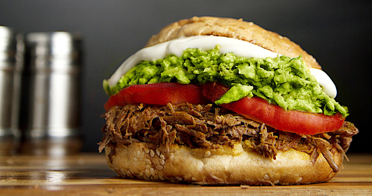 Descubre el Secreto de la Carne Mechada Perfecta: Receta Tradicional Chilena