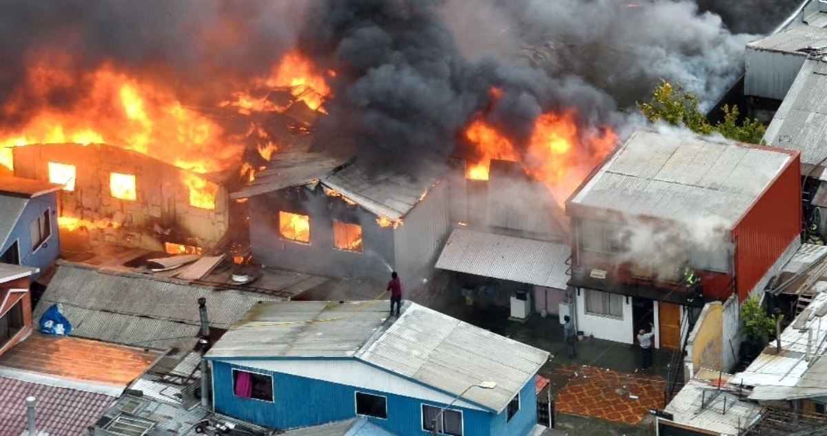 Devastador Incendio en Concepción: 10 Hogares Afectados, 50 Personas Desplazadas y 3 Heridos