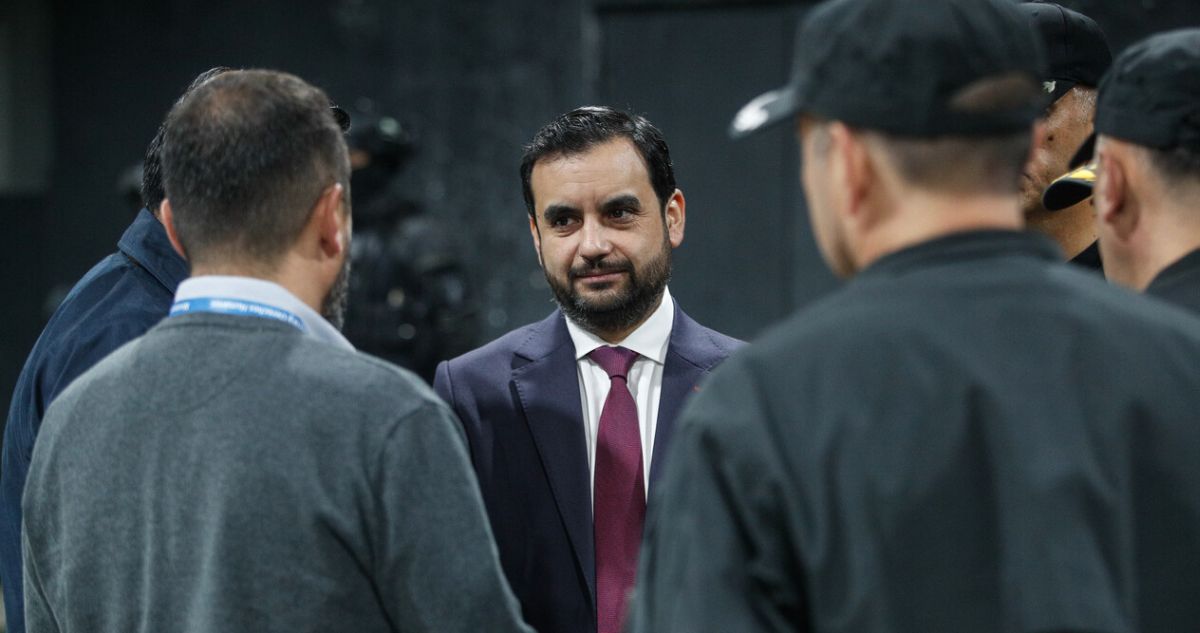 Escándalo en Gendarmería: Renuncia del Director Nacional tras participar en polémico traslado de su hermano