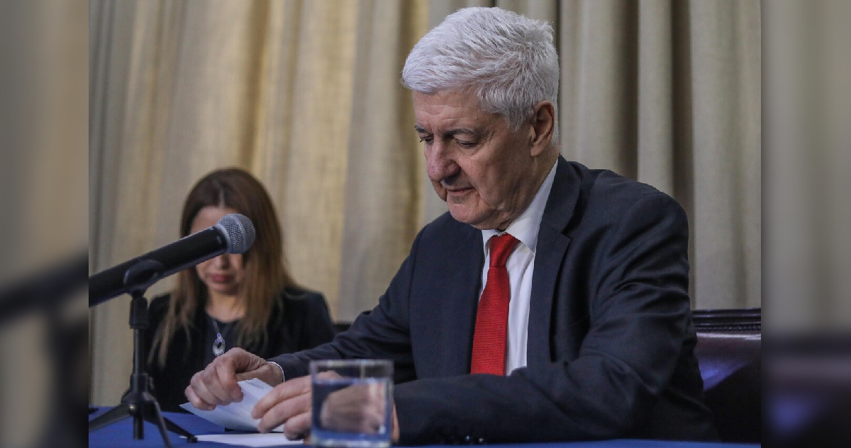 Escándalo en el SII: Director Etcheberry se