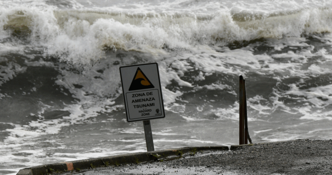 Evacuación Masiva y Suspensión de Clases: Enfrentando la Amenaza de Tsunami en Los Lagos