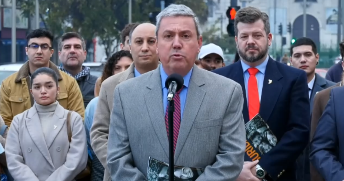 General Retirado Asume Programa de Seguridad de Candidato Presidencial