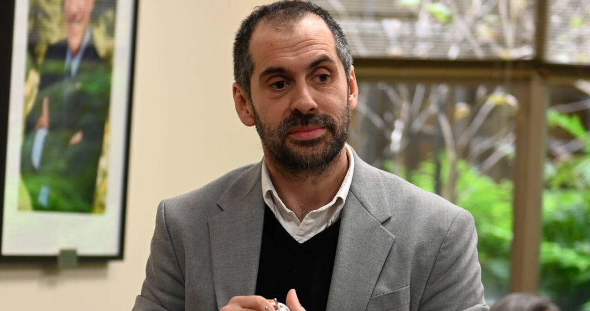 Gobierno y Oposición se Enfrentan por la Ley de Permisos Sectoriales: ¿Avance o Retroceso?