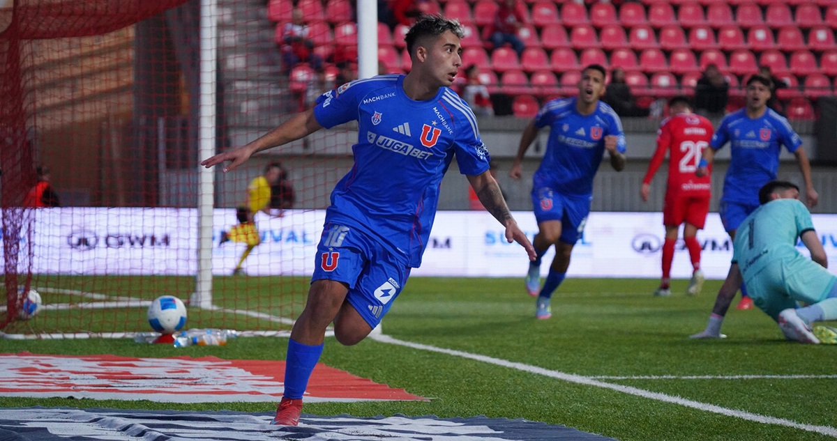 Goleada Azul: La U Derrota Contundentemente a La Calera y Escala al Segundo Puesto