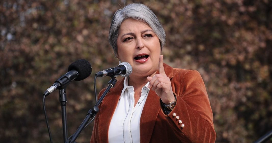 Jara (PC) Rechaza Acuerdo Codelco-SQM por Explotación de Litio