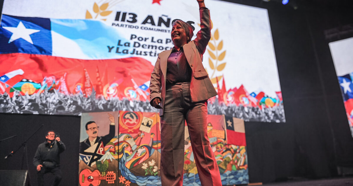 Jeannette Jara Lidera la Carrera Presidencial en Encuesta Cadem