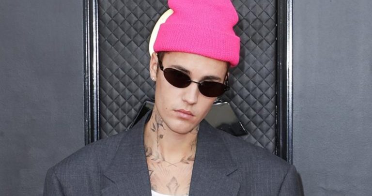 Justin Bieber Lanza Álbum Sorpresa 'SWAG': Revelaciones, Venganzas y Salud Mental
