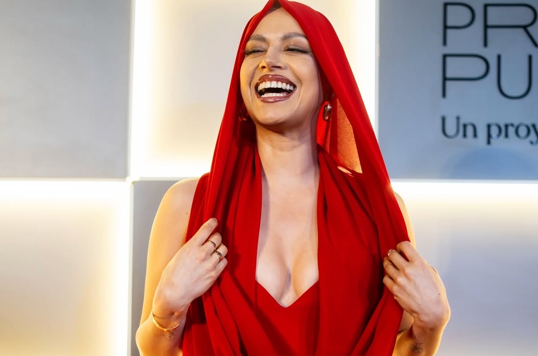 Karla Melo: Resurgiendo de la Adversidad con Elegancia y Fortaleza