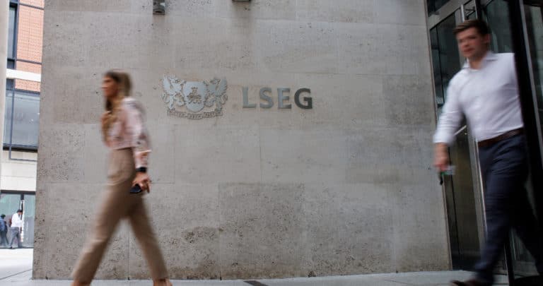 La Bolsa de Londres estudia operar 24 horas para atraer a nuevos inversores