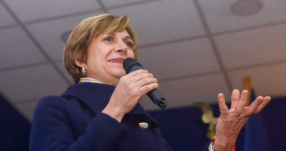 Matthei Enfrenta Ataques Digitales con Determinación: