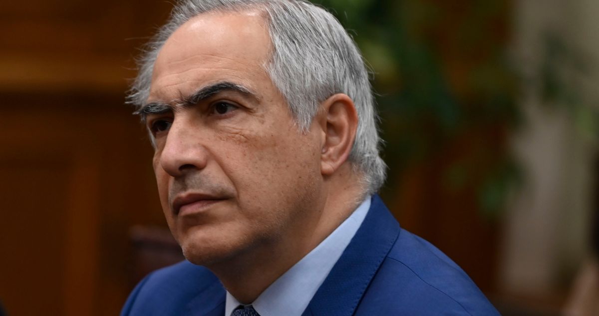 Matthei Retira Denuncia por Campaña Sucia: Un Gesto que Espera ser Correspondido
